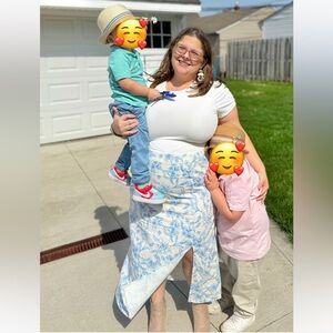 Blue & White Floral Midi Skirt - Straight Fit w/ cute slit! - Linen-esque